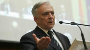 mugur isarescu
