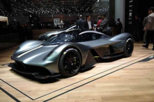 Aston-Martin-Valkyrie_Geneva_Motor_Show