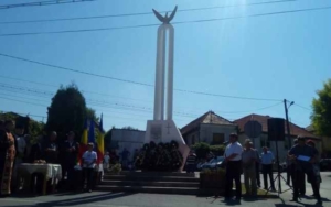 monument sat Limba