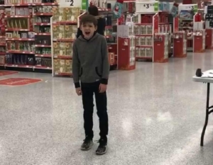 baiat cu autism